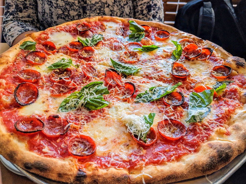 Frankies pizza | restaurant | 809 Maple Rd, Longmeadow, MA 01106, USA | 4133842241 OR +1 413-384-2241