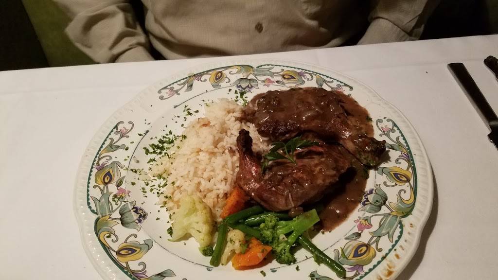 Le Petit Chateau | restaurant | 4615 Lankershim Blvd, North Hollywood, CA 91602, USA | 8187691812 OR +1 818-769-1812