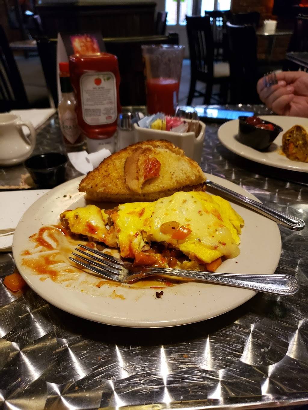 The Oliver House | restaurant | 27 Broadway St, Toledo, OH 43604, USA | 4192431302 OR +1 419-243-1302