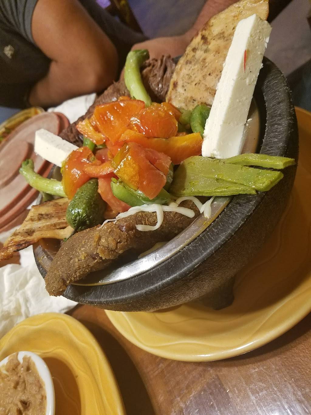 Nenas Mexican Cuisine | restaurant | 232 Jibboom St, Sacramento, CA 95811, USA | 9163219543 OR +1 916-321-9543