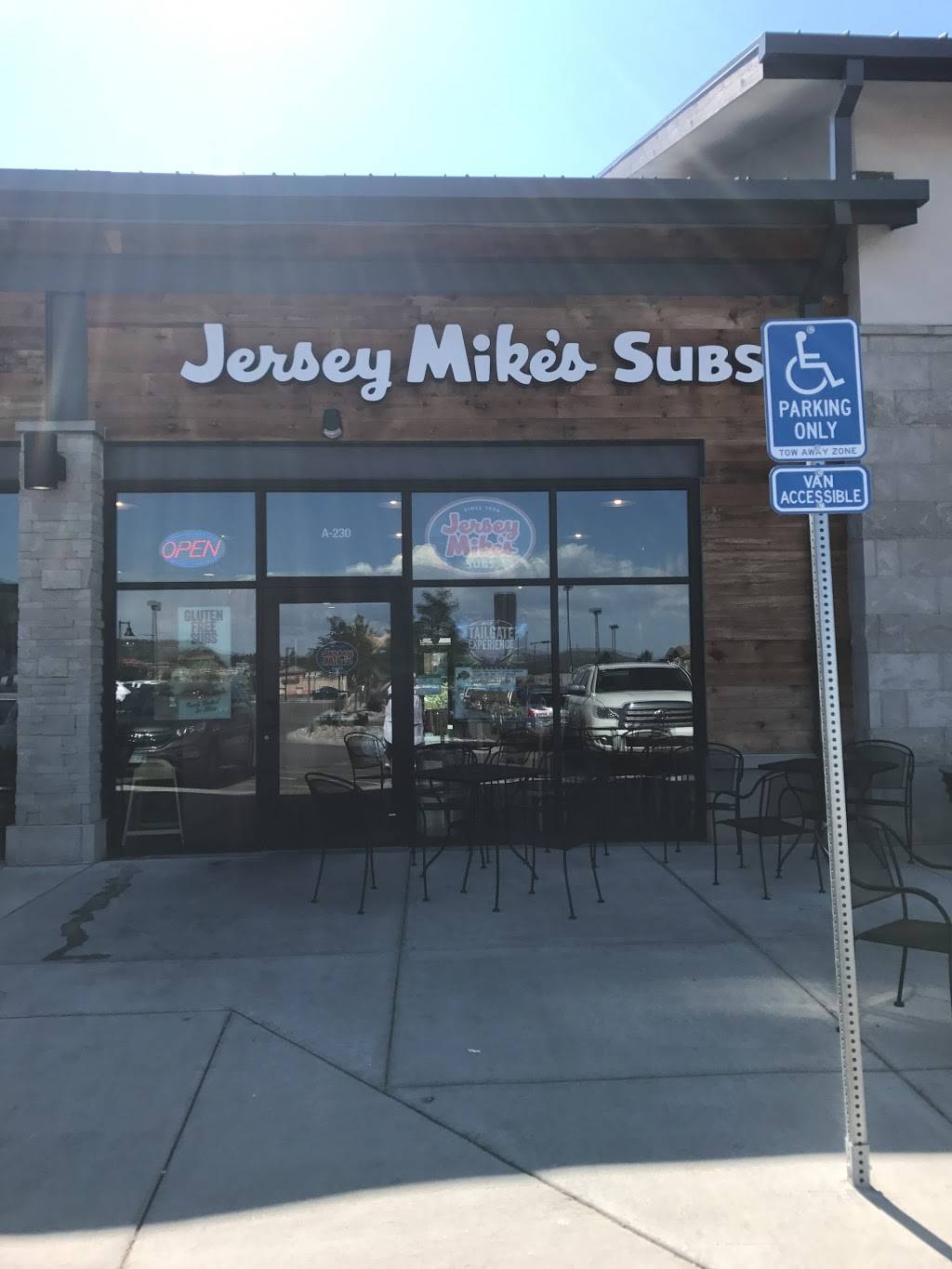 Jersey Mikes Subs | meal takeaway | 4989 Factory Shops Blvd unit a-230, Castle Rock, CO 80108, USA | 3036636657 OR +1 303-663-6657