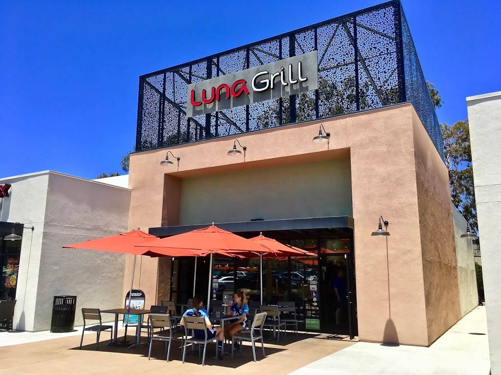 Luna Grill | restaurant | 1464 Encinitas Blvd, Encinitas, CA 92024, USA | 7604522882 OR +1 760-452-2882