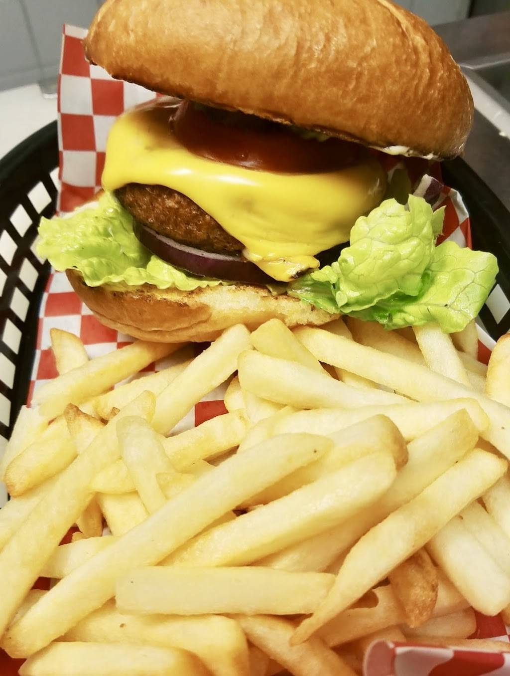 The Green Table | restaurant | 3390 Tampa Rd, Palm Harbor, FL 34684, USA | 7277891931 OR +1 727-789-1931