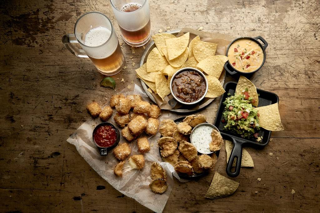 Twin Peaks Restaurant | restaurant | 1207 S Interstate 35, San Marcos, TX 78666, USA | 5126677759 OR +1 512-667-7759