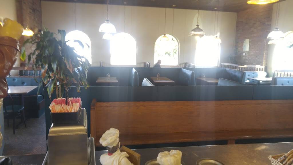 La Gondola Spaghetti House | restaurant | 914 N Henderson St, Galesburg, IL 61401, USA | 3093439988 OR +1 309-343-9988