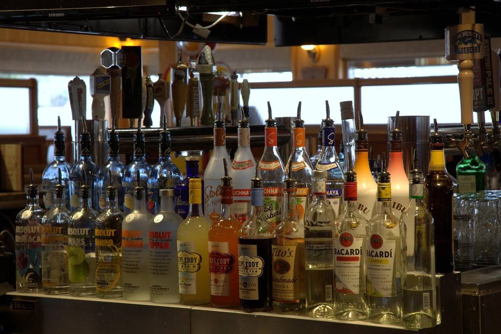 Sylvan Street Grille | restaurant | 195 Elm St, Salisbury, MA 01952, USA | 9784627919 OR +1 978-462-7919