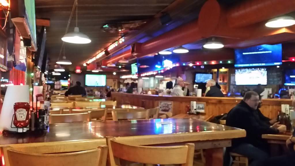 Hooters of New Castle | restaurant | 194 S Dupont Hwy, New Castle, DE 19720, USA | 3023262526 OR +1 302-326-2526