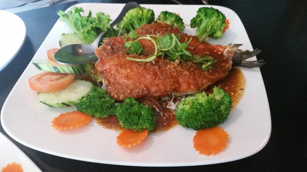 B Thai Cuisine | restaurant | 7528 196th St SW, Lynnwood, WA 98036, USA | 4256702200 OR +1 425-670-2200