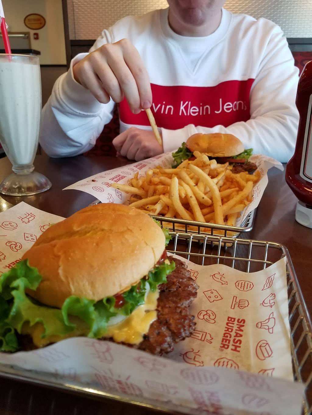 Smashburger | restaurant | 8045 Flying Cloud Dr, Eden Prairie, MN 55344, USA | 9529439010 OR +1 952-943-9010