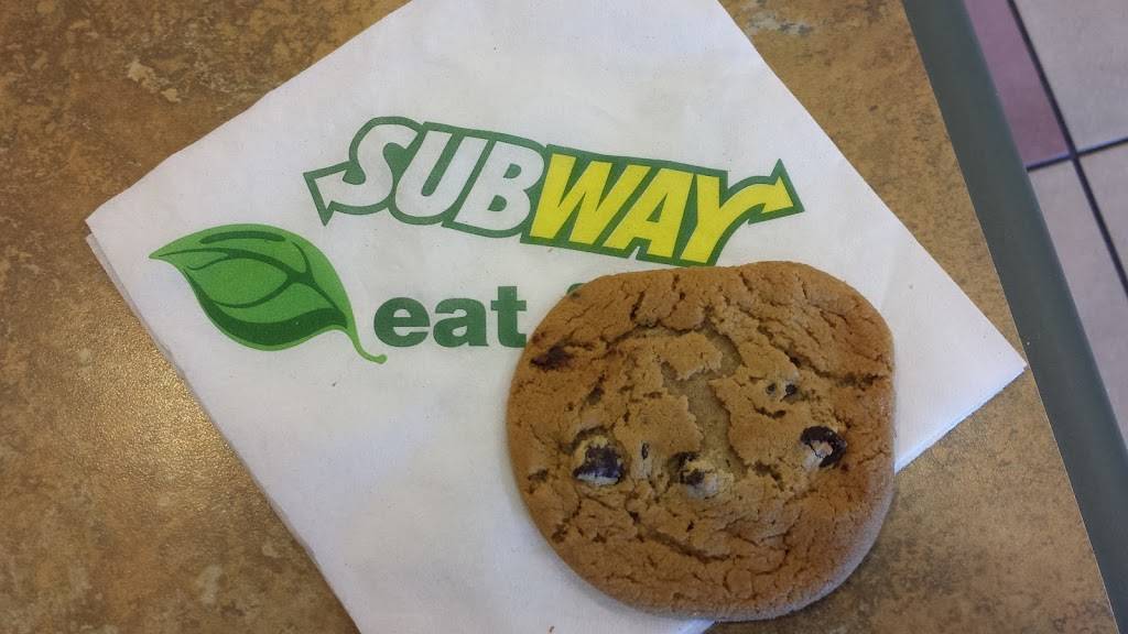 Subway | restaurant | 205 Rivers Edge Dr, Milford, OH 45150, USA | 5135769091 OR +1 513-576-9091