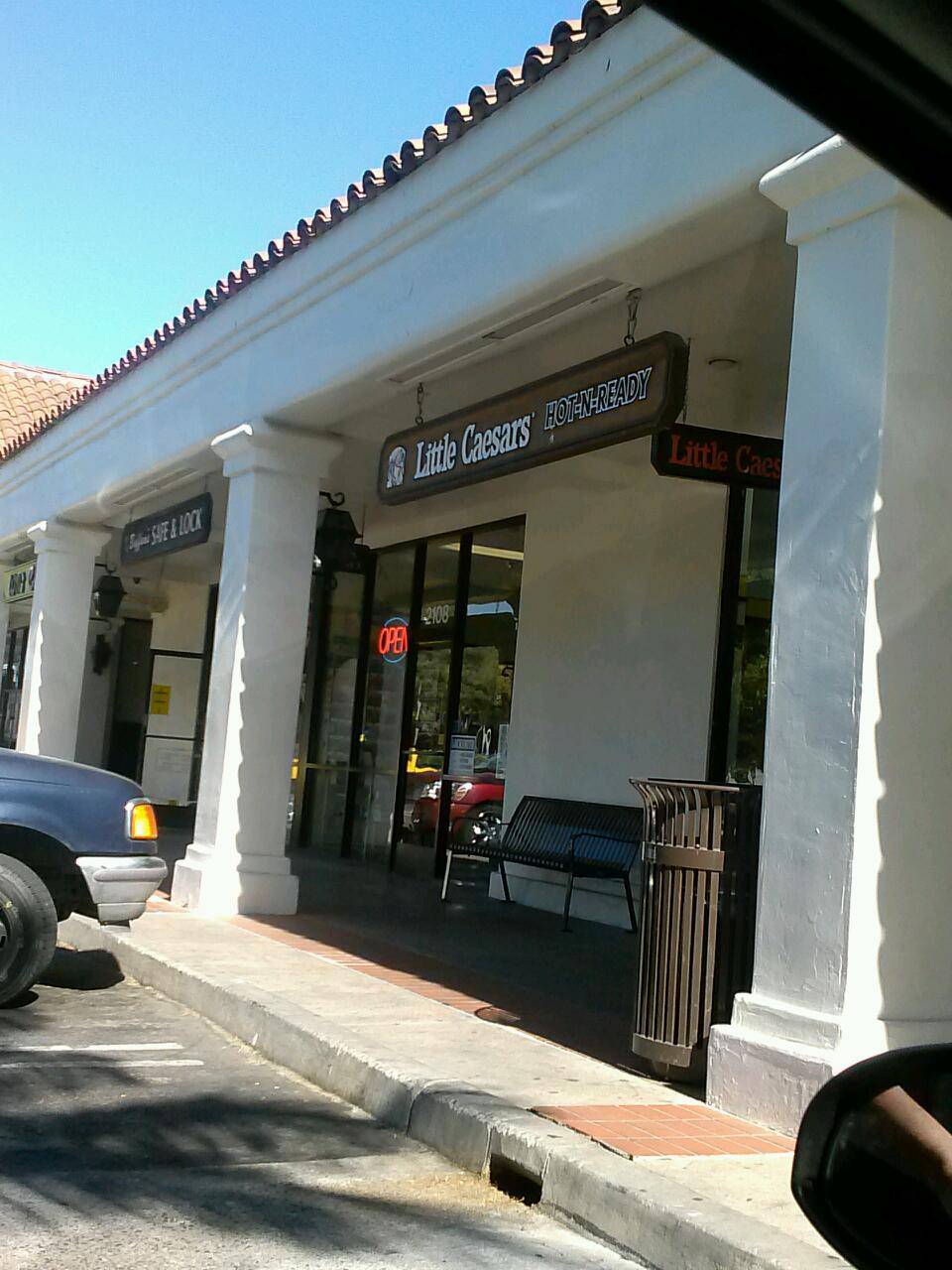 Little Caesars Pizza | meal takeaway | 2104 E Ponderosa Dr, Camarillo, CA 93010, USA | 8054841433 OR +1 805-484-1433