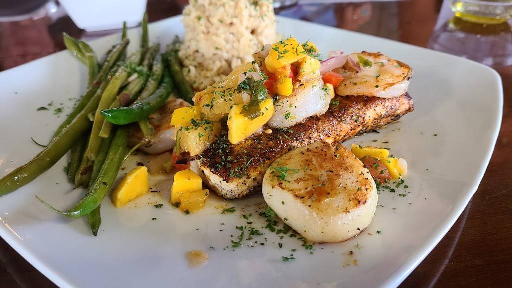 Hurricanes Seafood Grill | restaurant | 203 Sea Mountain Hwy, North Myrtle Beach, SC 29582, USA | 8434913575 OR +1 843-491-3575