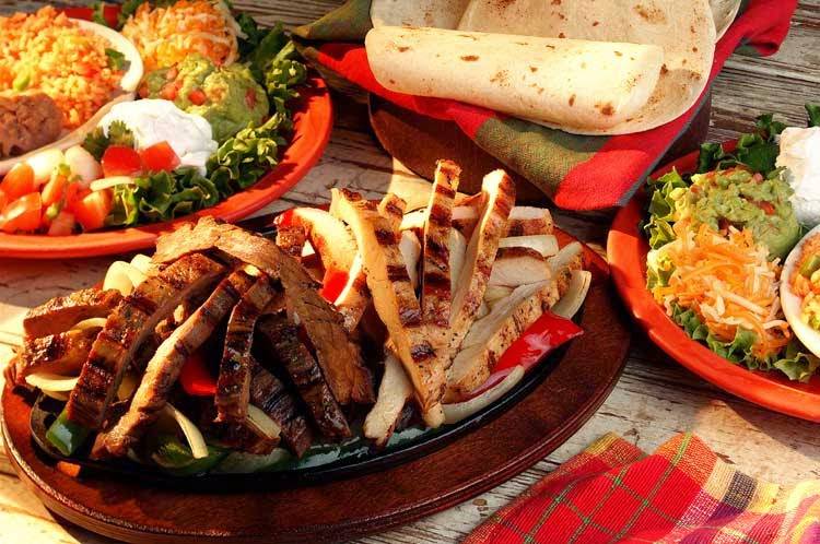 Fiesta Grande Mexican Grill | restaurant | 421 N Baker St, Mt Dora, FL 32757, USA | 3523853540 OR +1 352-385-3540