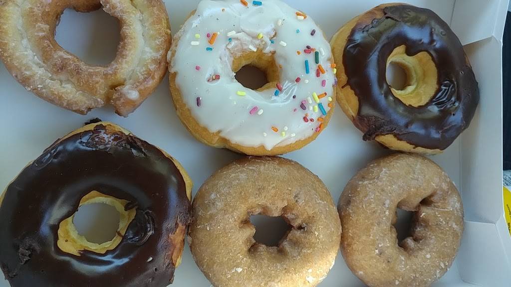 Dunkin Donuts | cafe | 6132 9th St N, St. Petersburg, FL 33703, USA | 7275268370 OR +1 727-526-8370