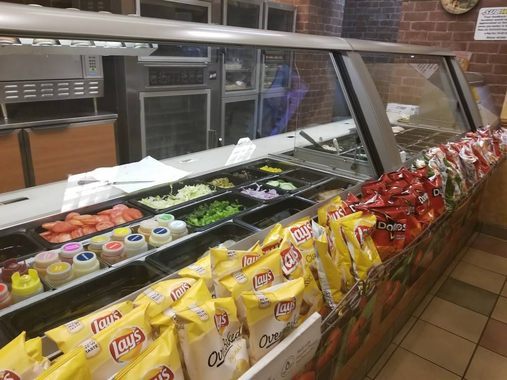 Subway Restaurants | restaurant | Oak Grove Center, 23070 Oakgrove Rd Unit 155, Sterling, VA 20166, USA | 7034373027 OR +1 703-437-3027