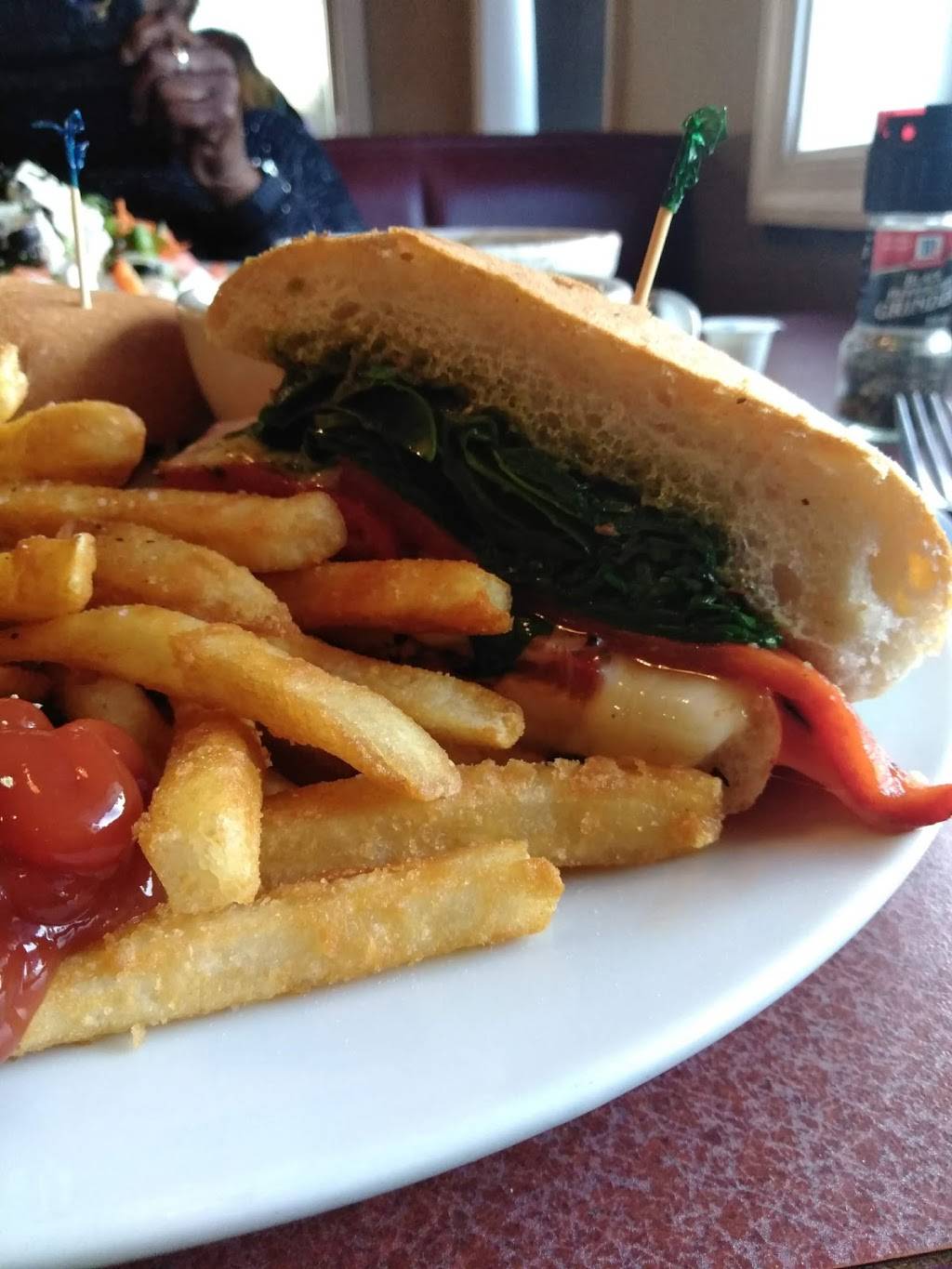 Porto Pizza & Grill Restaurant | restaurant | 33168 Main St, Dagsboro, DE 19939, USA | 3027321122 OR +1 302-732-1122