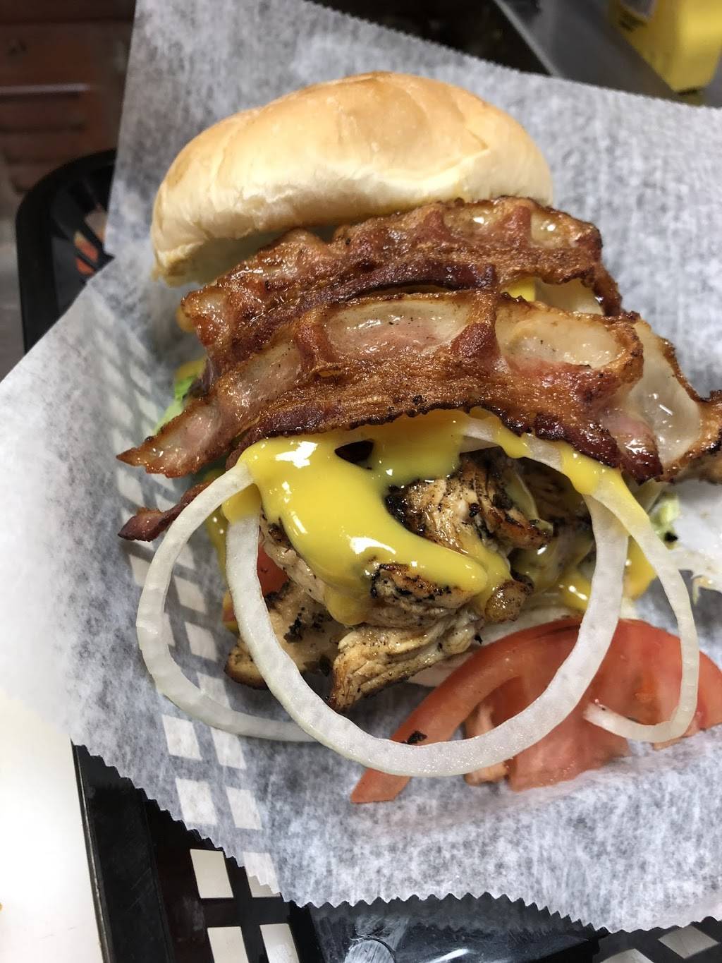 Fat wedge U | restaurant | 3835 Whitney Ave, Hamden, CT 06518, USA | 2032483777 OR +1 203-248-3777