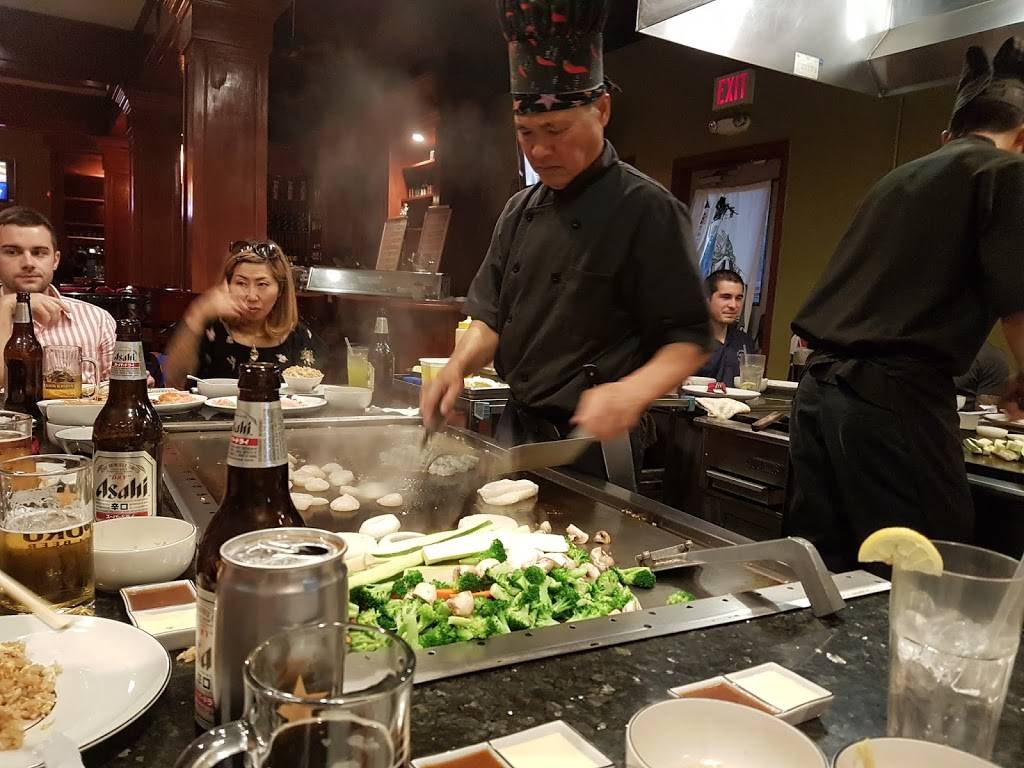 Fuji Japanese Steakhouse & Sushi | restaurant | 911 Camino del Rio S, San Diego, CA 92108, USA | 6192983854 OR +1 619-298-3854