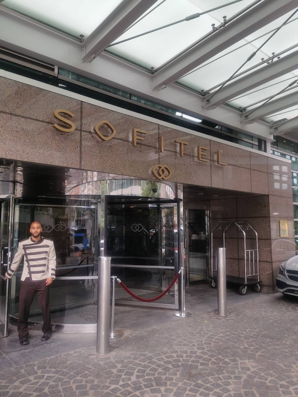 Renoir | restaurant | 1155 Rue Sherbrooke Ouest, Montréal, QC H3A 2N3, Canada | 5147883038 OR +1 514-788-3038