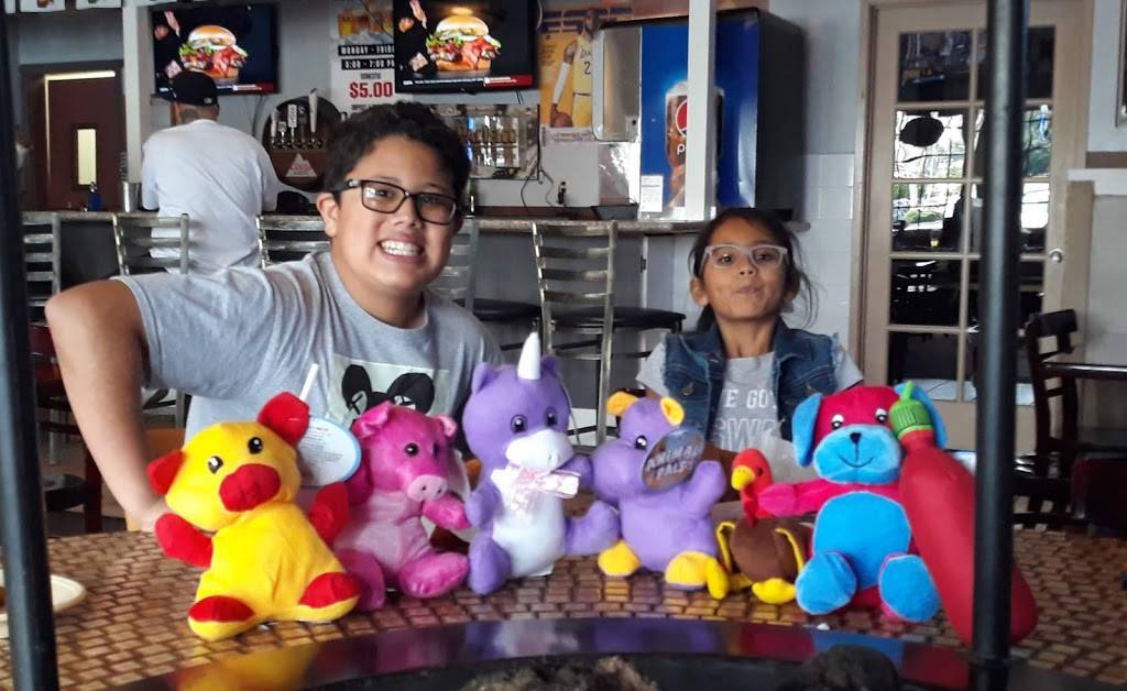 Round Table Pizza | meal delivery | 403 E Arrow Hwy, Glendora, CA 91740, USA | 6269638576 OR +1 626-963-8576