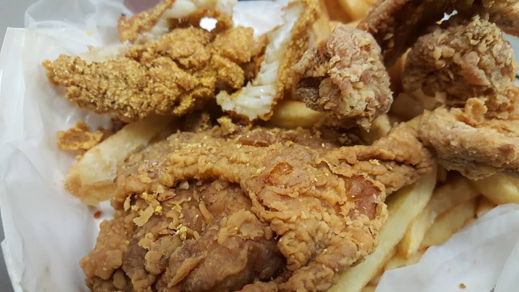Harolds Chicken of Homewood | restaurant | 18044 Halsted St, Homewood, IL 60430, USA | 7087997200 OR +1 708-799-7200