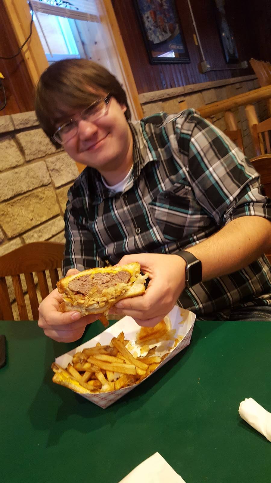 Dundee Bar and Grill | restaurant | 103 N Center St #4400, Dundee, IA 52038, USA | 5639242185 OR +1 563-924-2185