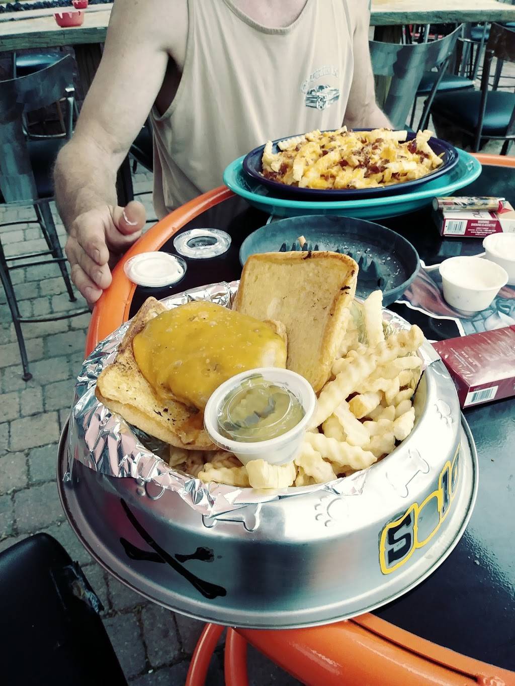 Dog House Saloon | restaurant | 307 3rd St, Waterloo, NE 68069, USA | 4027793257 OR +1 402-779-3257