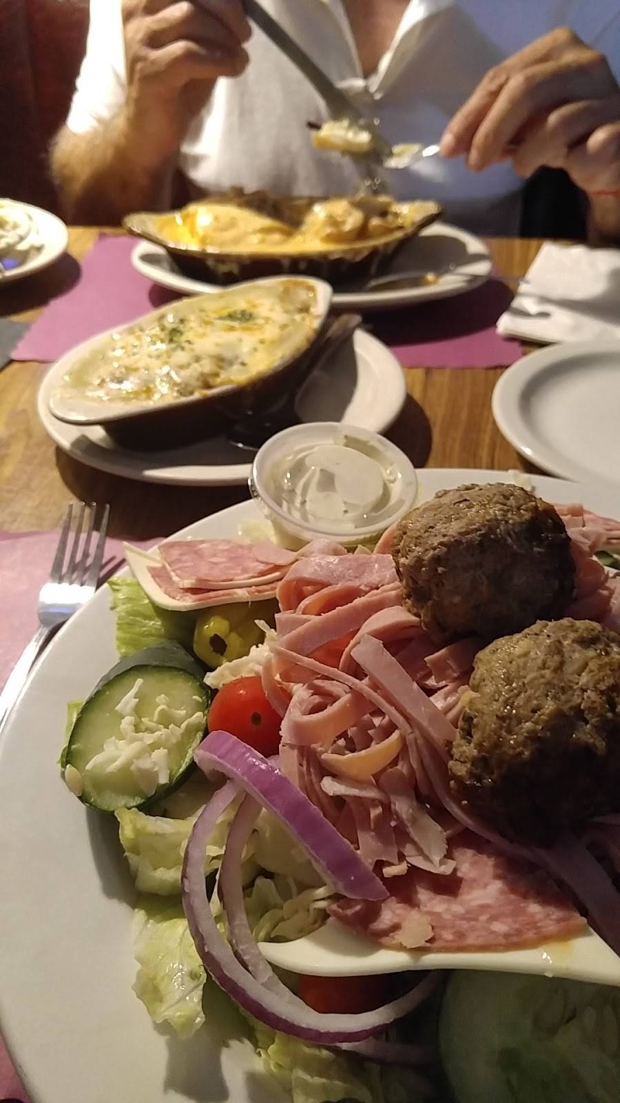 Vels Family Restaurant & Lounge | restaurant | 2352 Cranberry Hwy, West Wareham, MA 02576, USA | 5082953224 OR +1 508-295-3224