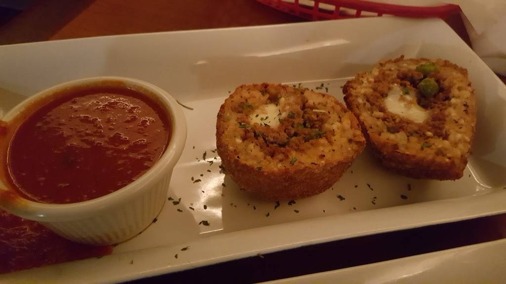 Massimos Ristorante | restaurant | 19 Centre St, Wakefield, MA 01880, USA | 7815871757 OR +1 781-587-1757