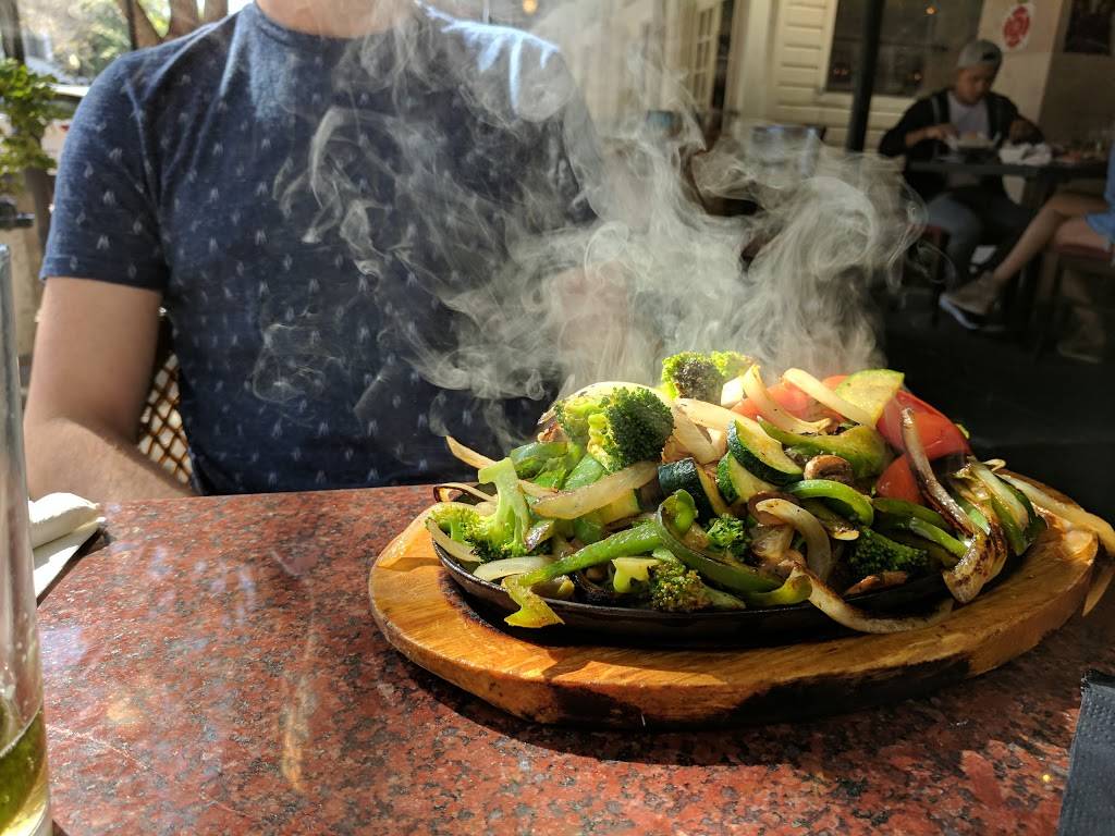 Pepes Cantina | restaurant | 433 W New England Ave A, Winter Park, FL 32789, USA | 3219724881 OR +1 321-972-4881