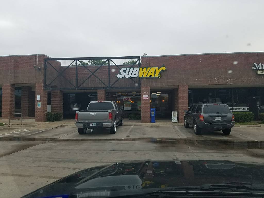 Subway | restaurant | 17390 Preston Rd, Dallas, TX 75252, USA | 9729315667 OR +1 972-931-5667