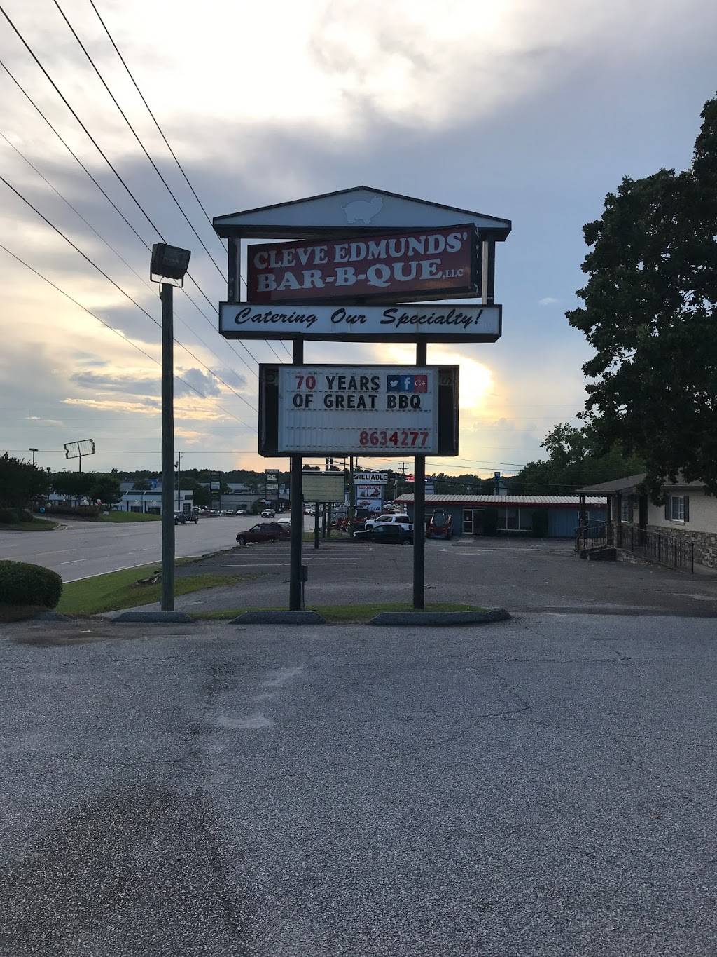 Cleve Edmunds Bar-B-Que | restaurant | 3935 Washington Rd, Augusta, GA 30907, USA | 7068634277 OR +1 706-863-4277