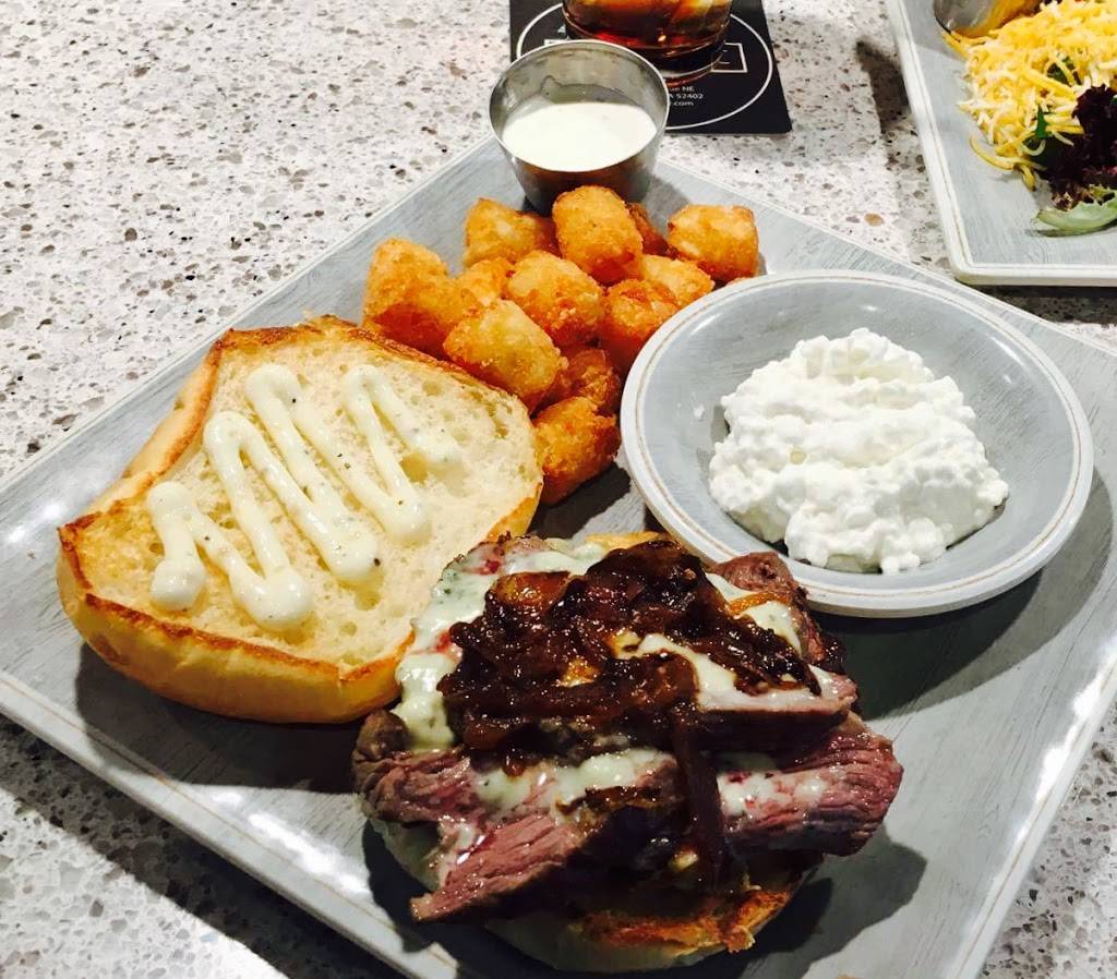 Greys Pub | restaurant | 834 1st Ave NE, Cedar Rapids, IA 52402, USA | 3193651149 OR +1 319-365-1149