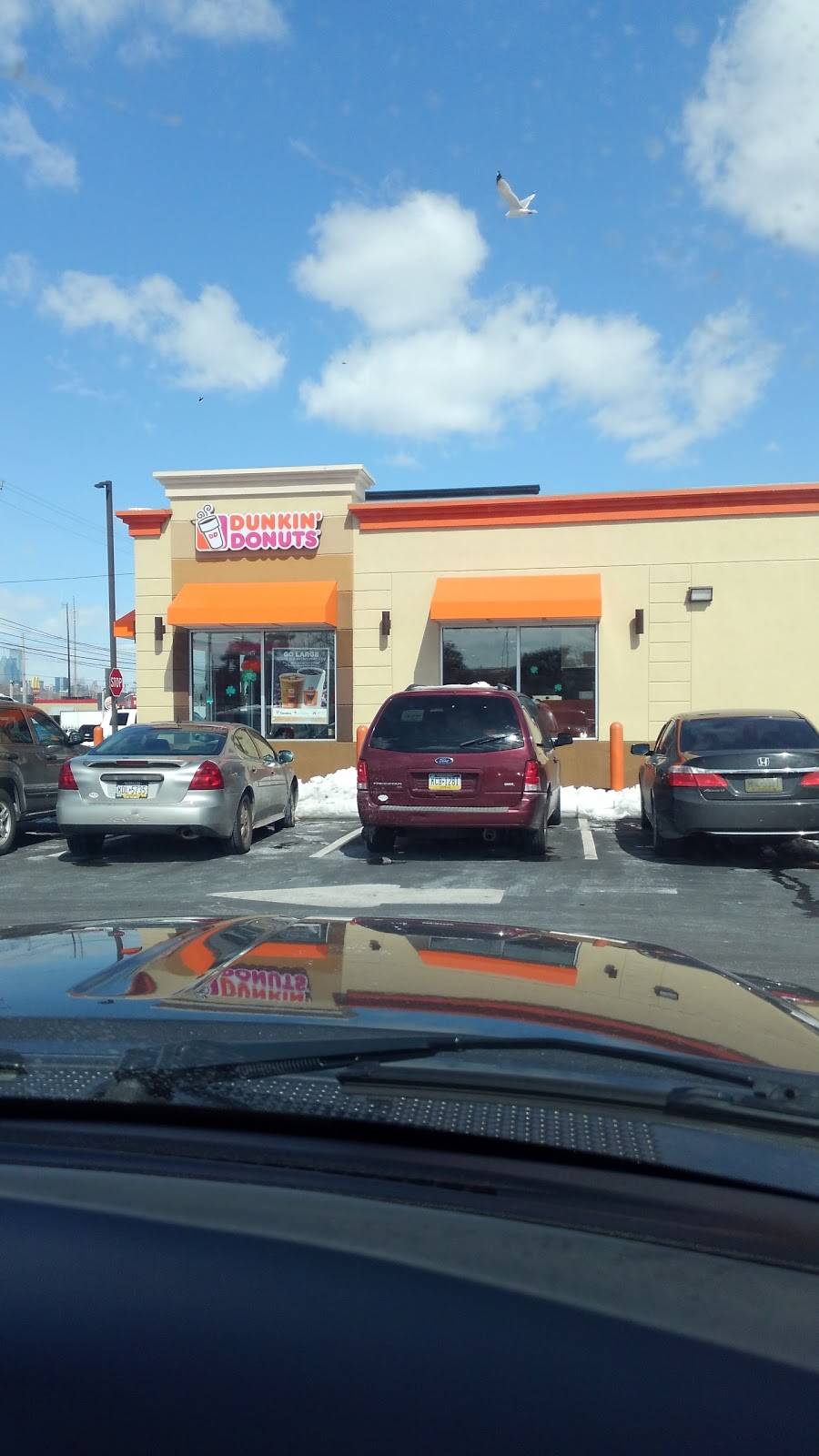 Dunkin | cafe | 2805-2809 S Front St, Philadelphia, PA 19148, USA | 2157550995 OR +1 215-755-0995