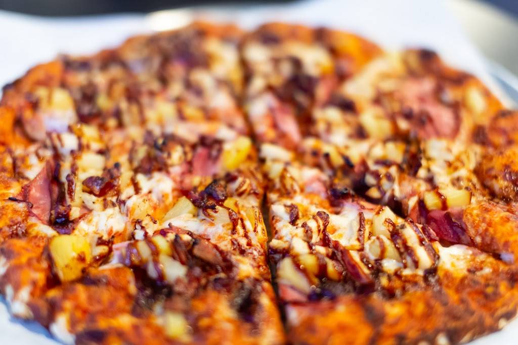 Straw Hat Pizza | restaurant | 2026 Freedom Blvd, Freedom, CA 95019, USA | 8317223555 OR +1 831-722-3555