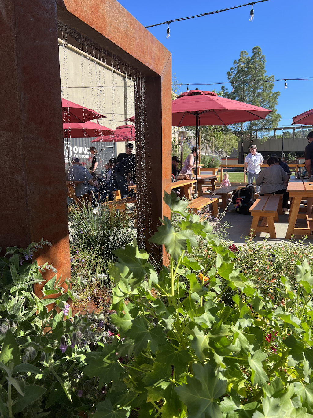 Ounces Outdoors | restaurant | 5800 Northgate Dr, San Rafael, CA 94903, USA | 8777470383 OR +1 877-747-0383