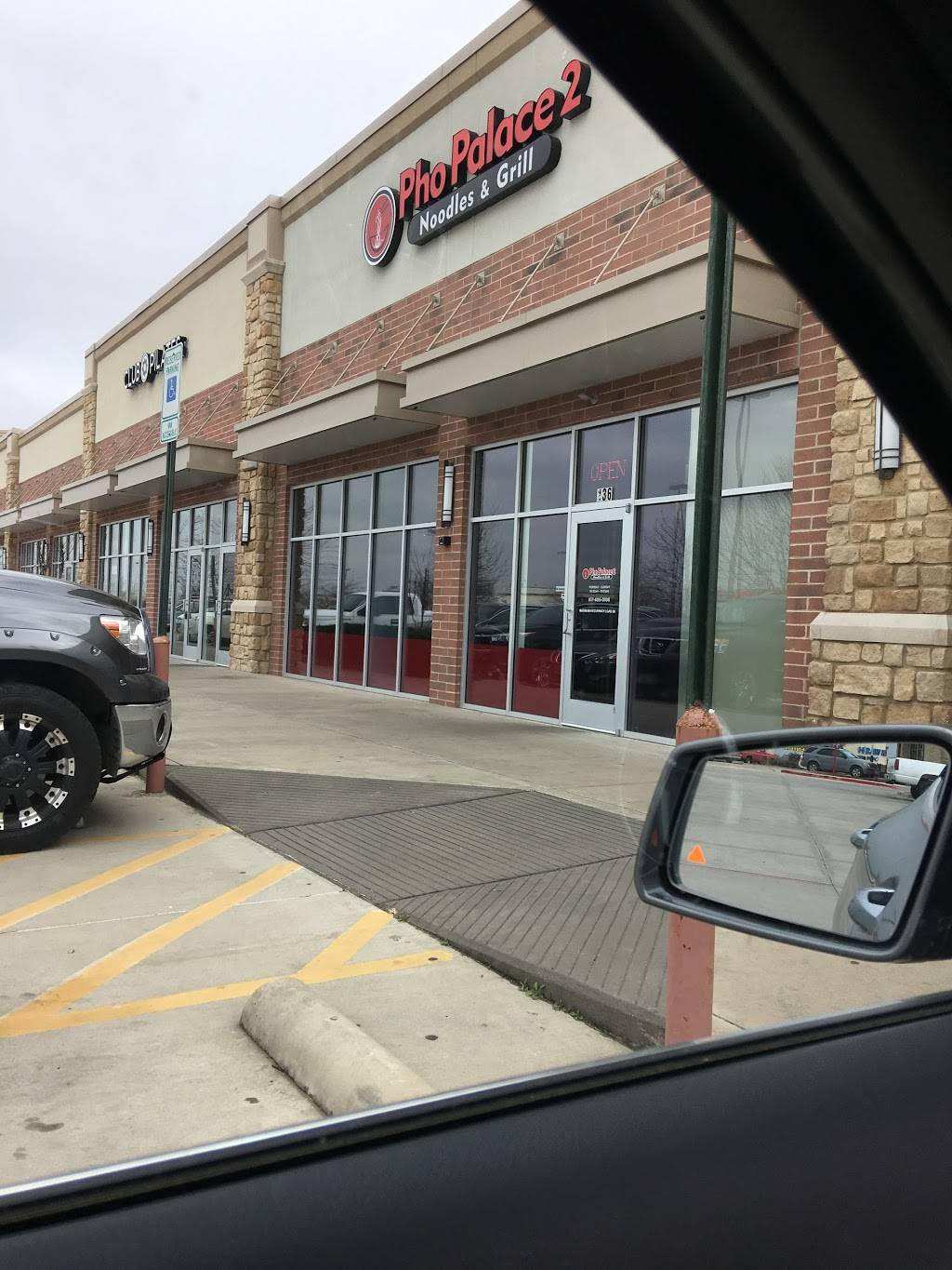 Pho Palace 2 Noodles & Grill | restaurant | 3300 E Broad St #136, Mansfield, TX 76063, USA | 8174050108 OR +1 817-405-0108