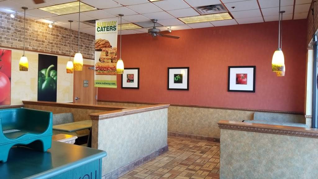 Subway Restaurants | restaurant | 7592 W 150th St, Square Unit 8, Apple Valley, MN 55124, USA | 9525830934 OR +1 952-583-0934