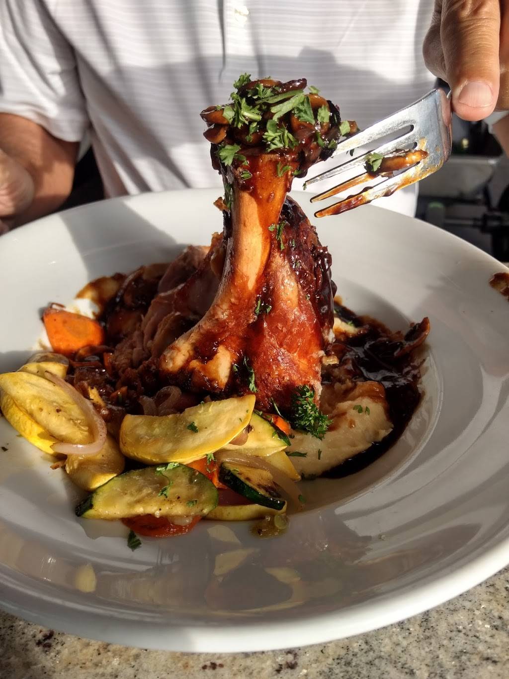 Twigs Bistro | restaurant | 801 Waterfront Way #103, Vancouver, WA 98660, USA | 3607264011 OR +1 360-726-4011