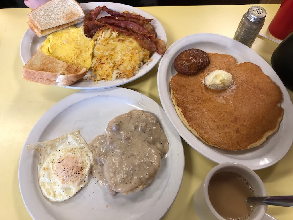 Megans Family Restaurant | restaurant | 114 N Main St, Aurora, MN 55705, USA | 2182293418 OR +1 218-229-3418