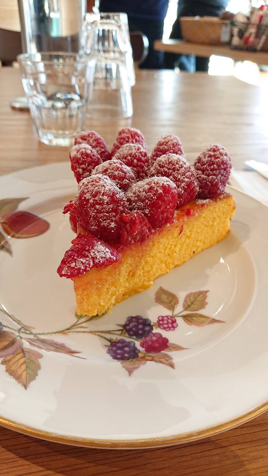 Fiona | restaurant | 339 N Fairfax Ave, Los Angeles, CA 90036, USA | 3238523210 OR +1 323-852-3210