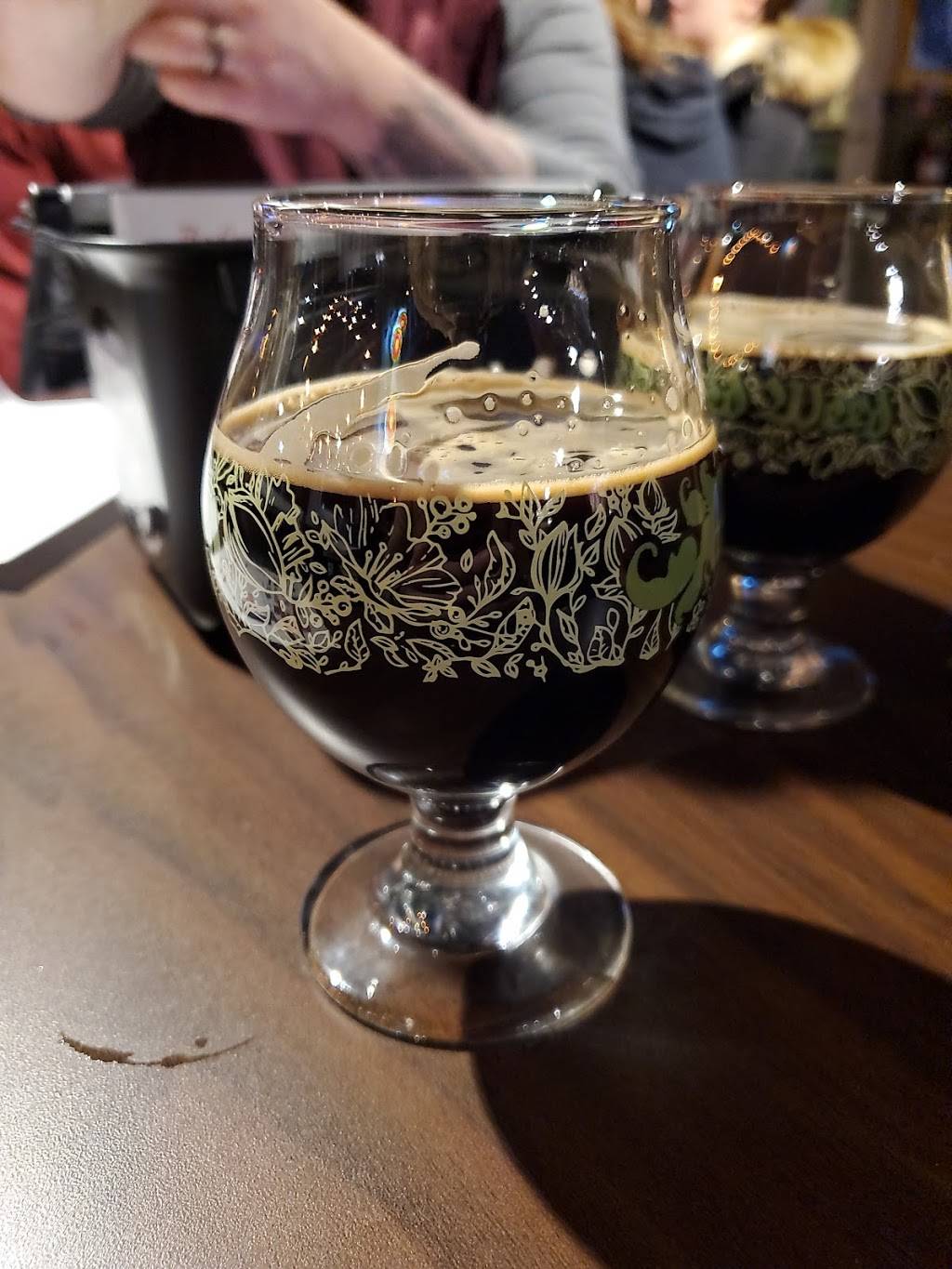 The Casual Pint | restaurant | 395 S Highland St, Memphis, TN 38111, USA | 9017792967 OR +1 901-779-2967