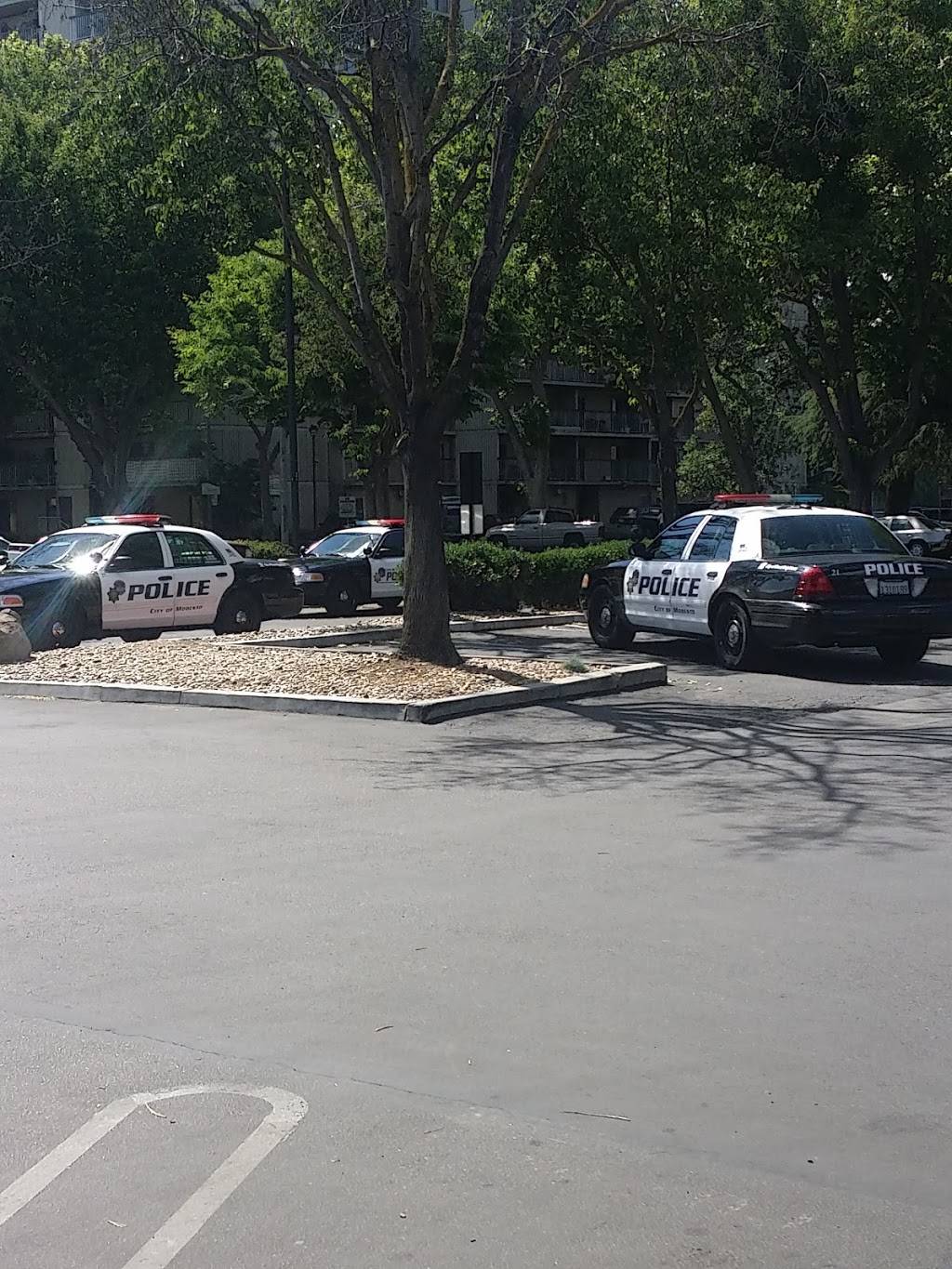 Starbucks | cafe | 1801 H St, Modesto, CA 95354, USA | 2095795986 OR +1 209-579-5986