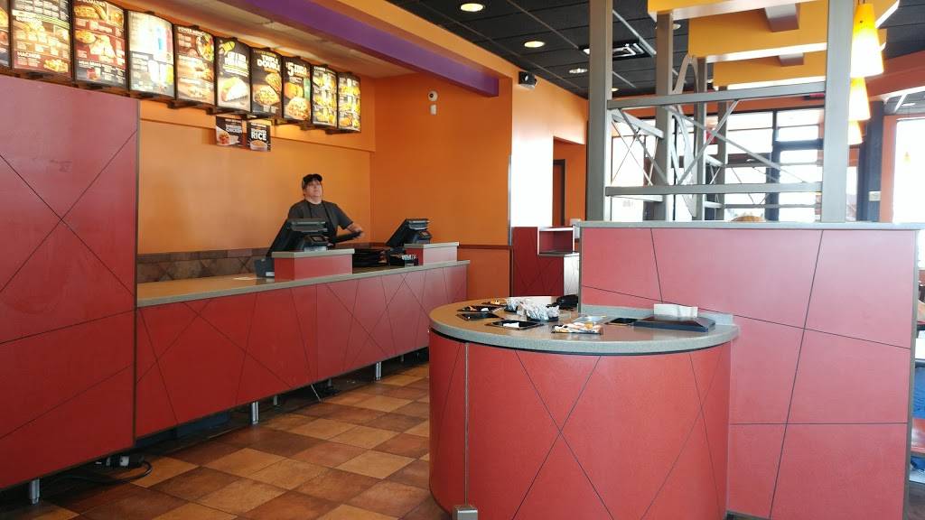 Taco Bell | meal takeaway | 205 Ann Arbor Rd, Plymouth, MI 48170, USA | 7344512149 OR +1 734-451-2149