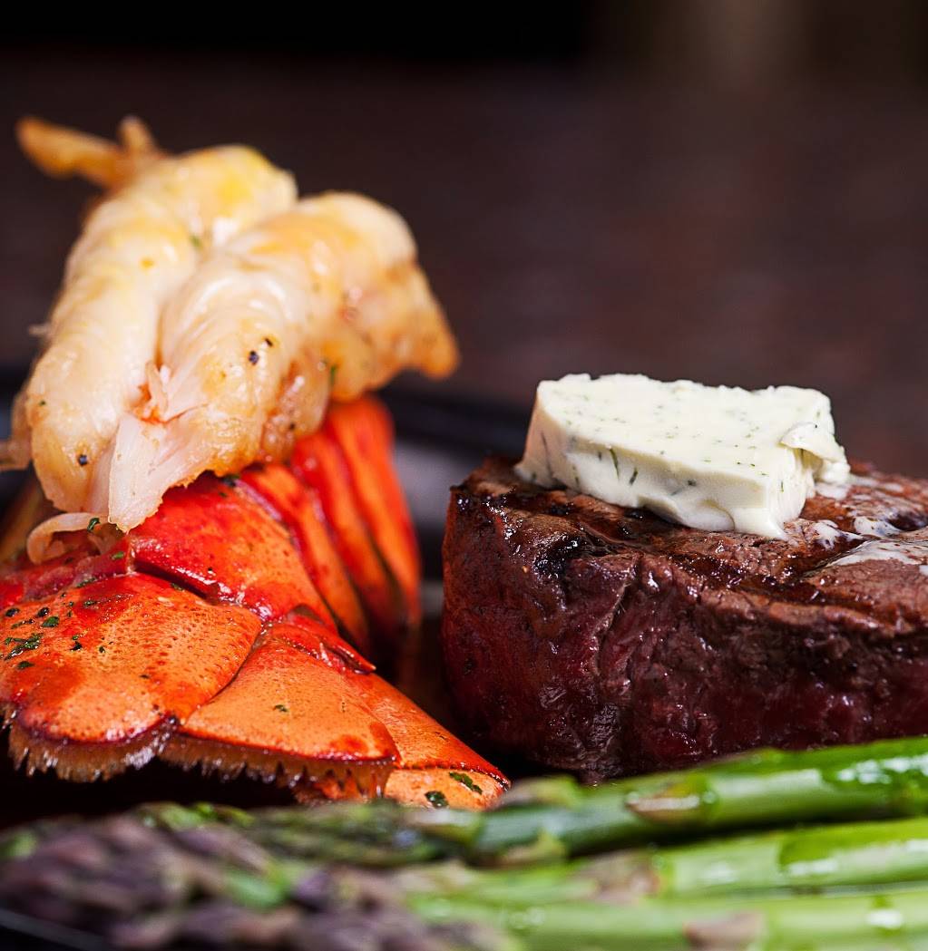 Davids Restaurant & Lounge | restaurant | 802 Ash St, Amelia Island, FL 32034, USA | 9043106049 OR +1 904-310-6049