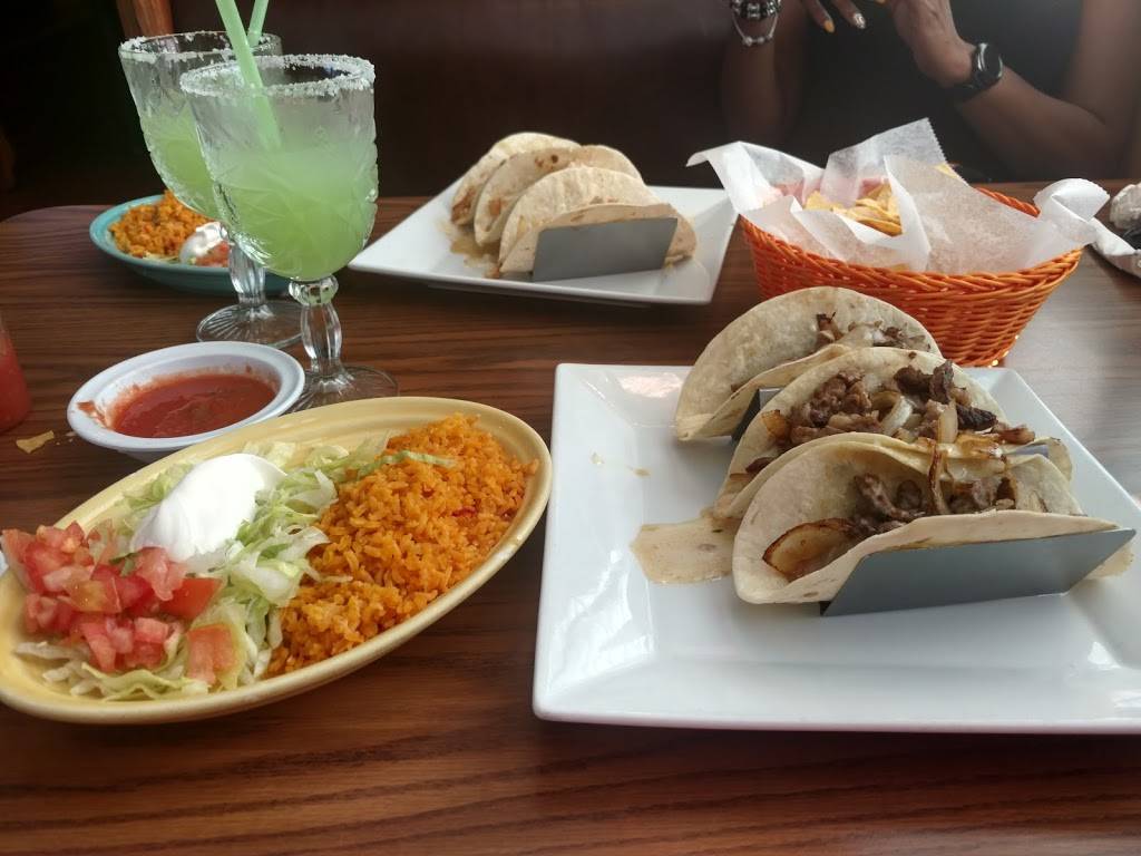 El Rincon Canton | restaurant | 3212 Tuscarawas St W, Canton, OH 44708, USA | 3304539200 OR +1 330-453-9200