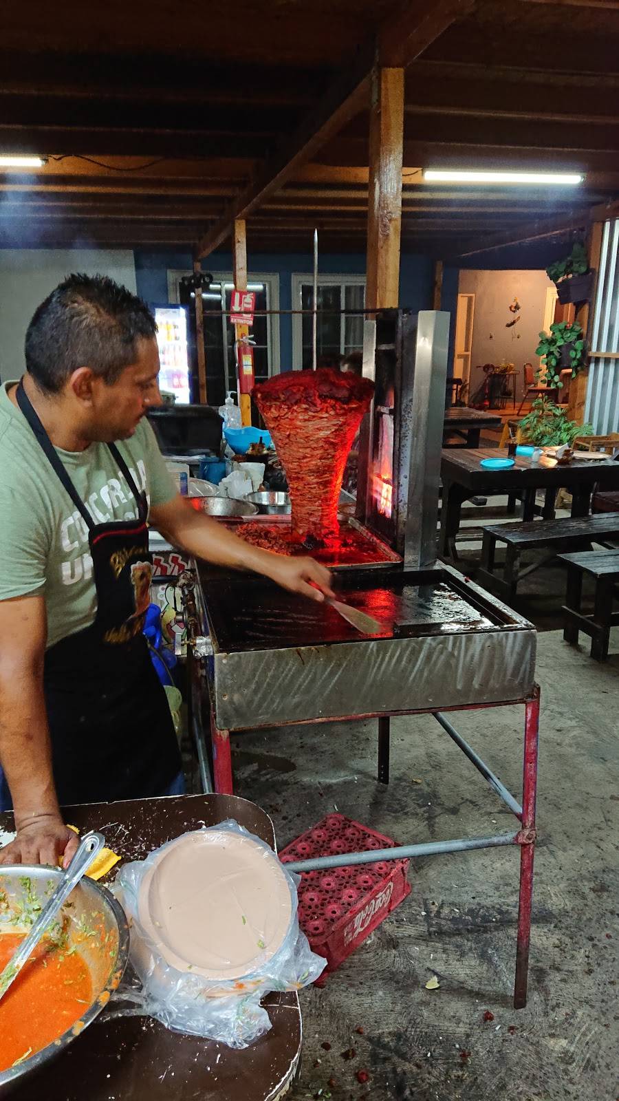 Tacos El Chino | restaurant | 22890, Río Grande 171, Valle Dorado, 22890 Ensenada, B.C., Mexico | 016461073369 OR +52 646 107 3369