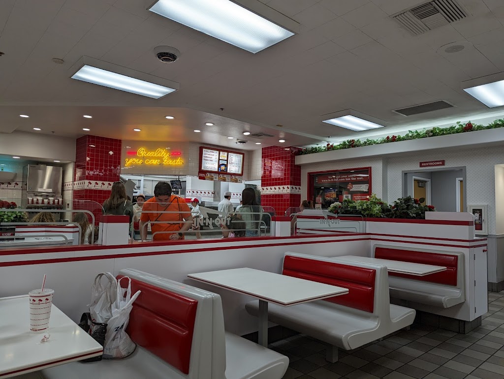 In-N-Out Burger | restaurant | 1940 E 16th St, Yuma, AZ 85365, USA | 8007861000 OR +1 800-786-1000