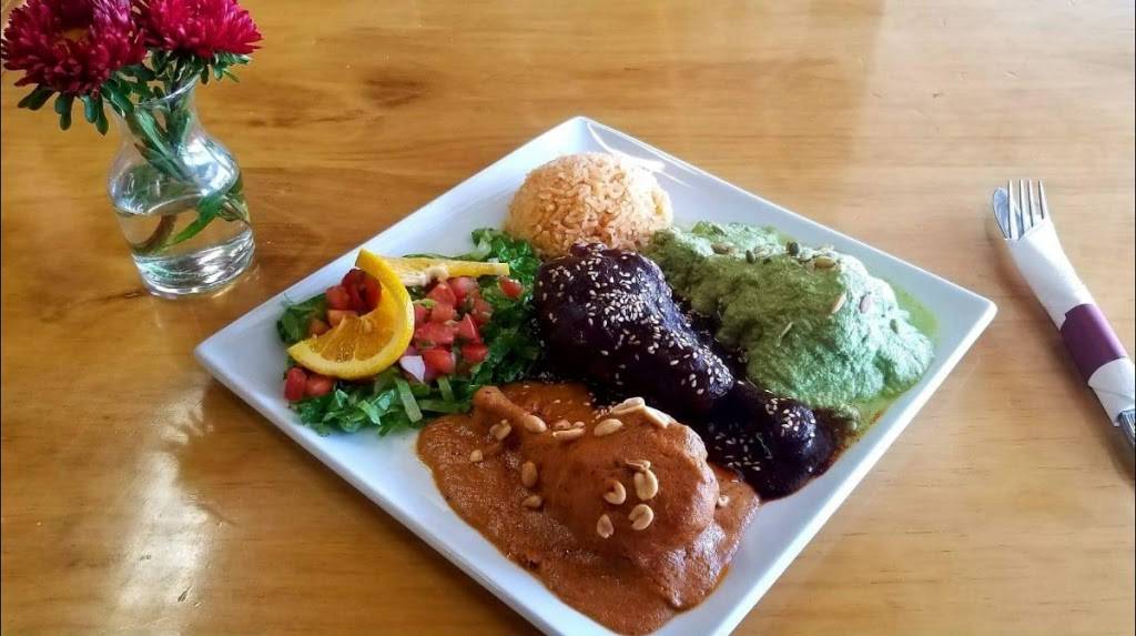 Plazuelas Mexican Restaurant | restaurant | 40015 CA-49 St 203, Oakhurst, CA 93644, USA | 5596587771 OR +1 559-658-7771