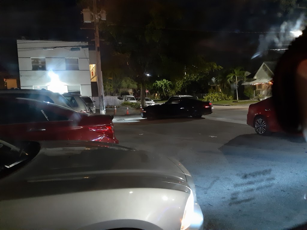 Little Caesars Pizza | meal delivery | 827 SW 8th Ave, Miami, FL 33130, USA | 3058545045 OR +1 305-854-5045